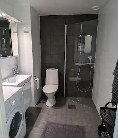 Moderni Yksioe, Parveke, Parkki, Palvelut Apartman