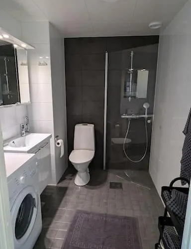 Moderni Yksioe, Parveke, Parkki, Palvelut Apartamento